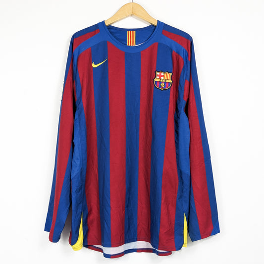 Authentic Barcelona 2005/06 Home - Ronaldinho #10 Size XXL (Long sleeve)