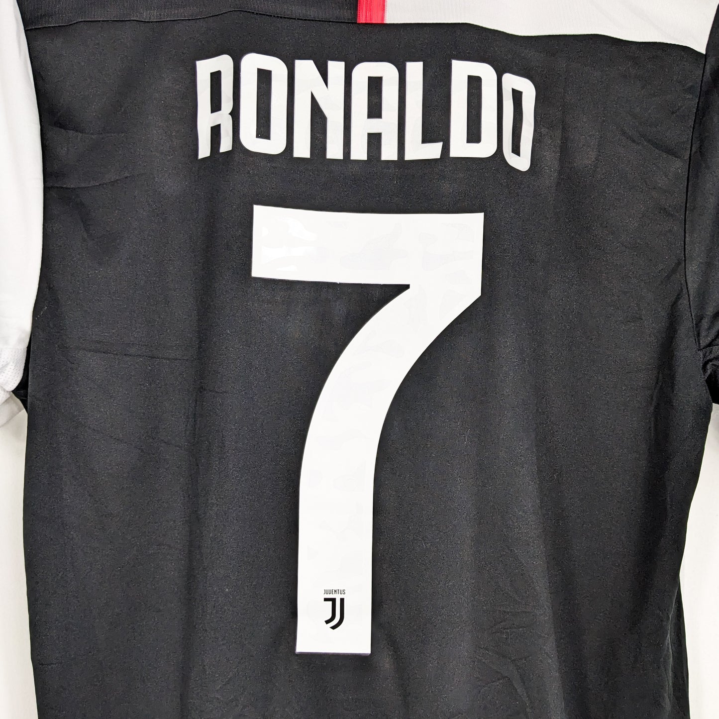 Authentic Juventus 2019/20 Home - Ronaldo #7 Size M