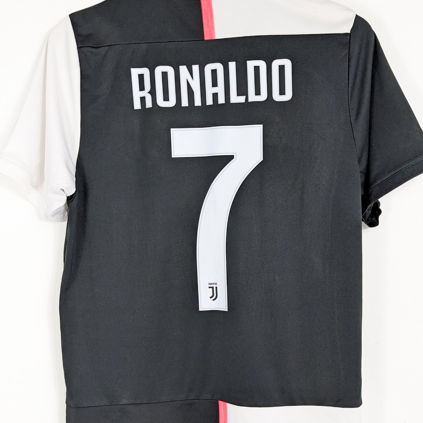 Authentic Juventus 2019/20 Home - Ronaldo #7 Size M fit S