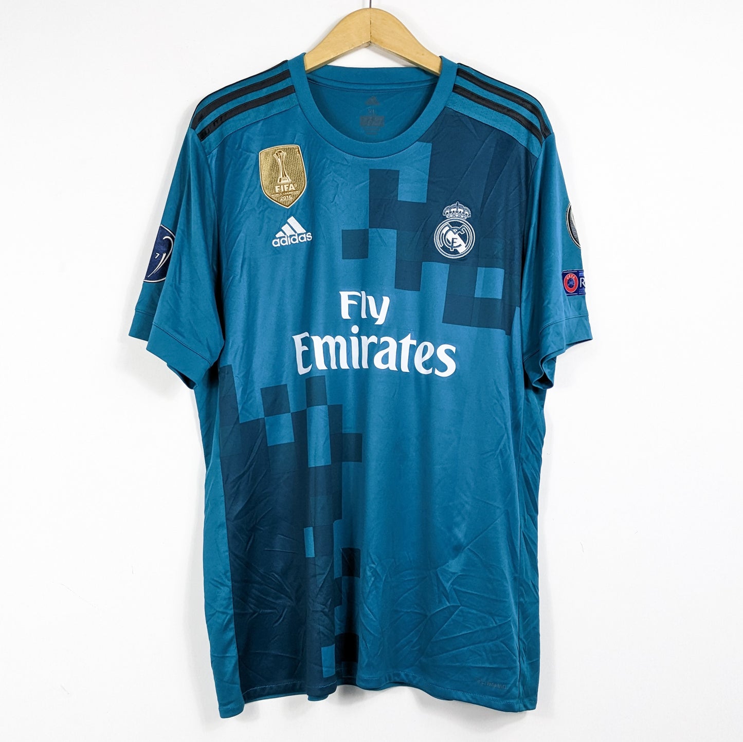 Authentic Real Madrid 2017/18 Third - Modric #10 Size XL