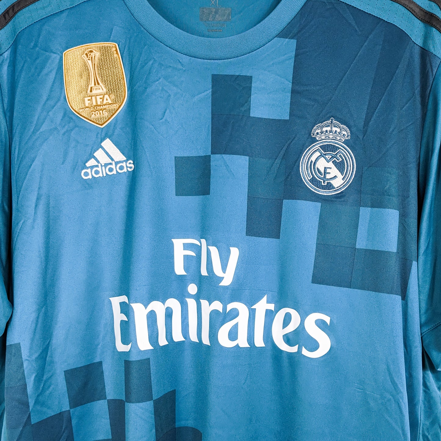 Authentic Real Madrid 2017/18 Third - Modric #10 Size XL