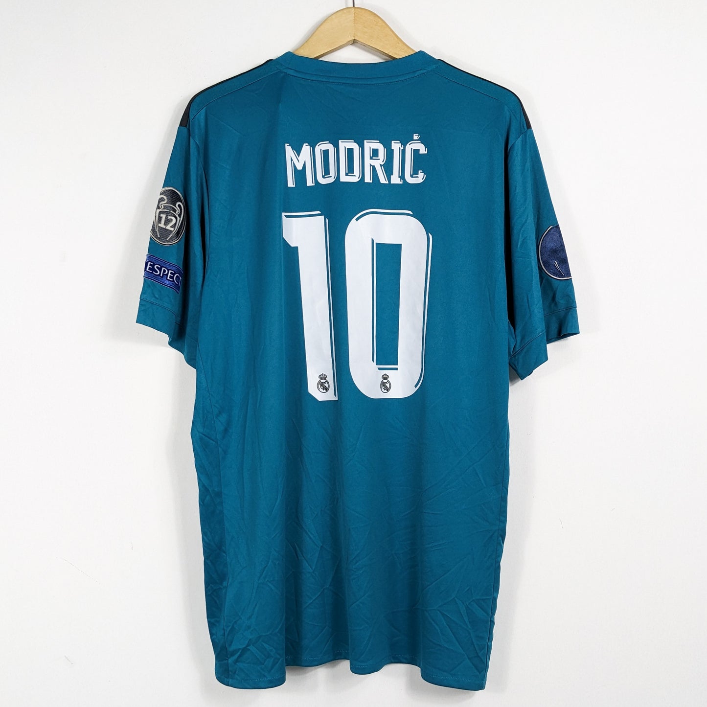 Authentic Real Madrid 2017/18 Third - Modric #10 Size XL