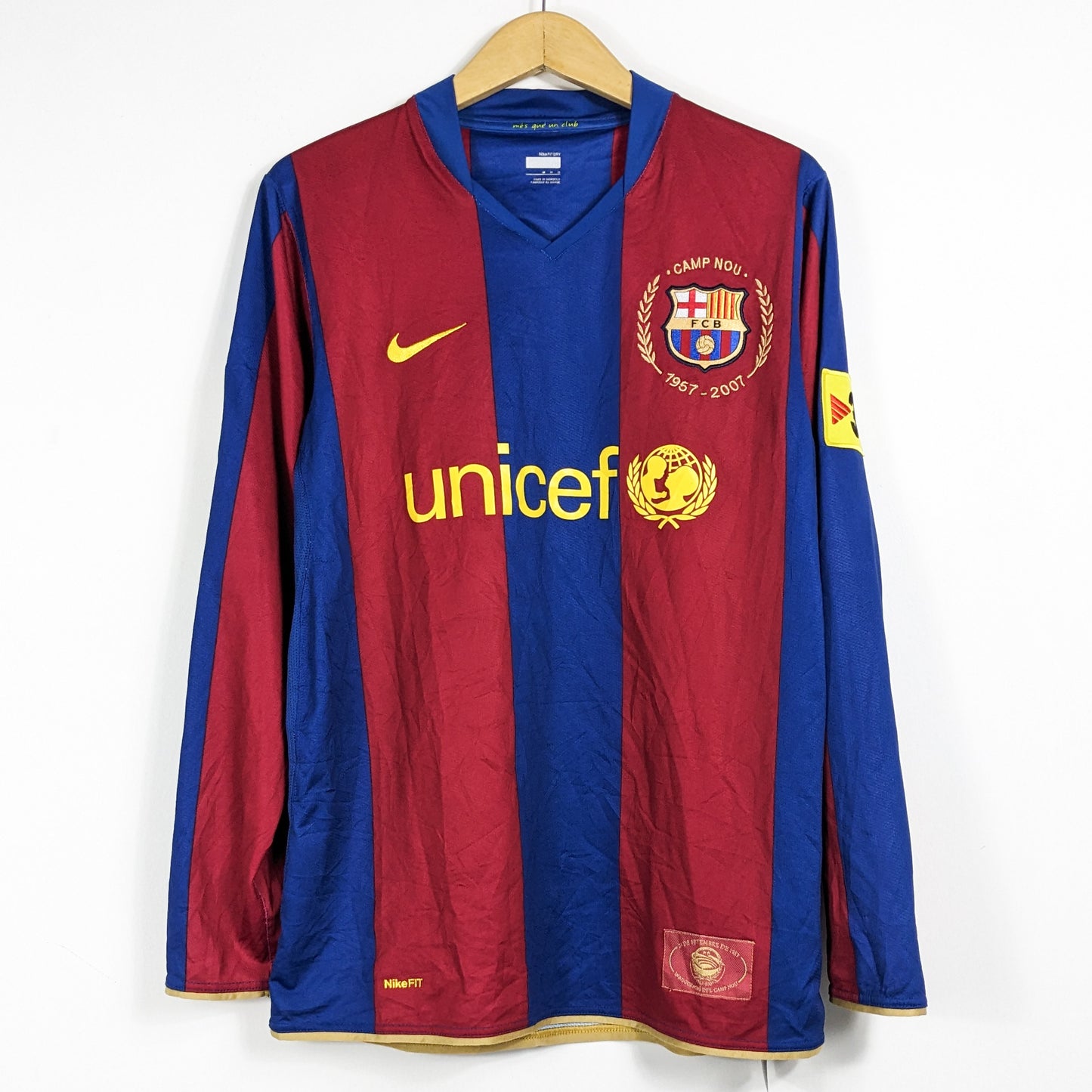 Authentic Barcelona 2007/08 Home - Messi #19 Size M (Long Sleeve)