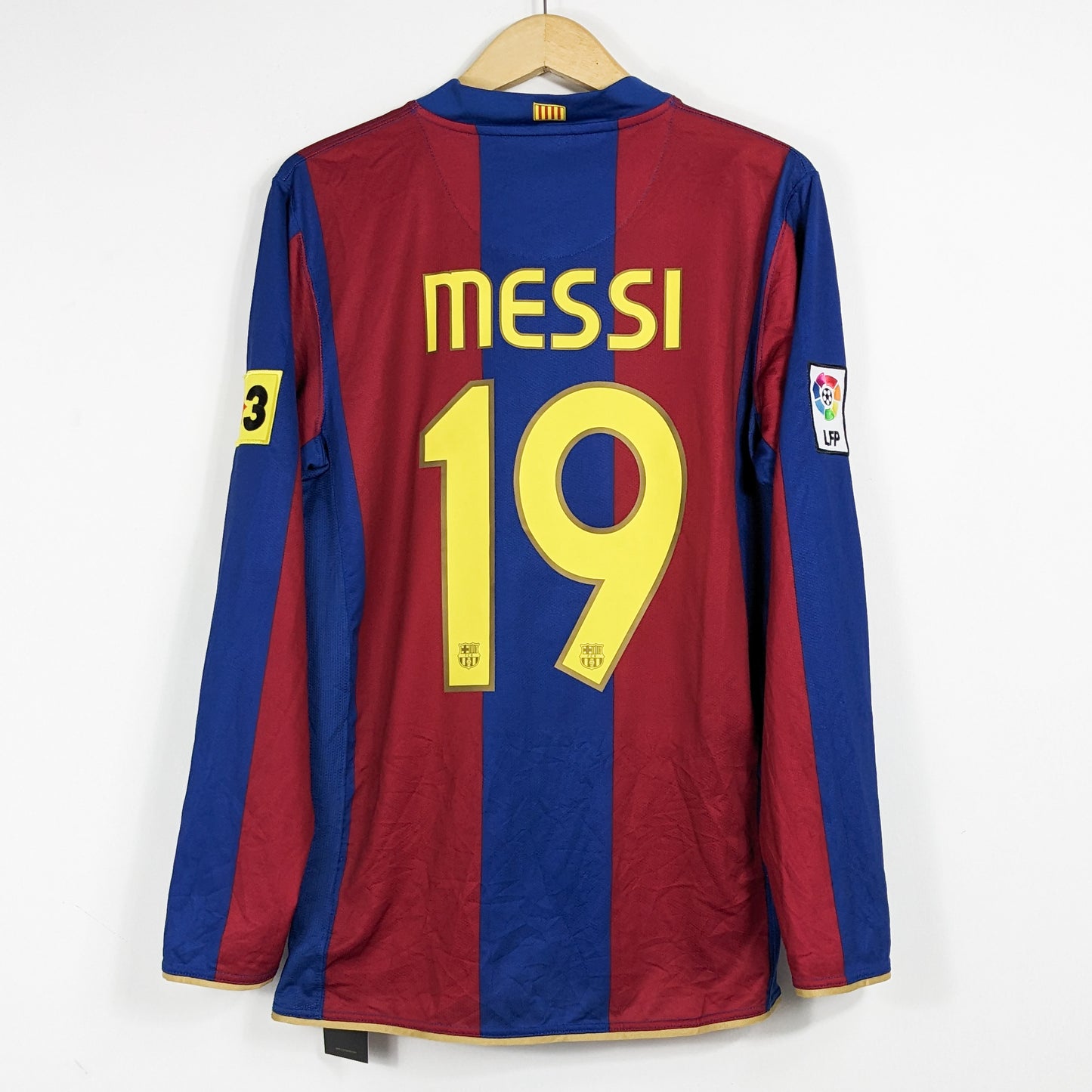 Authentic Barcelona 2007/08 Home - Messi #19 Size M (Long Sleeve)