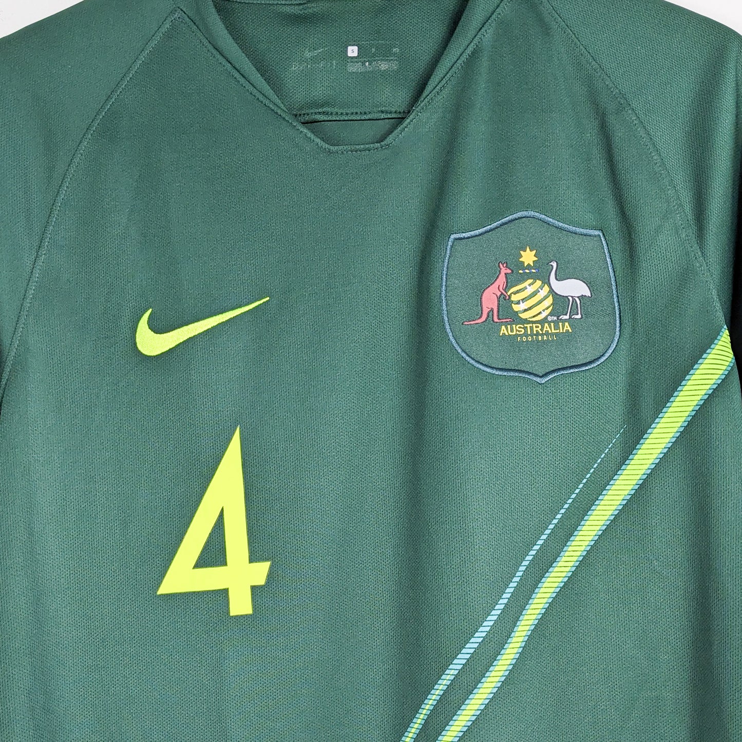 Authentic Australia 2018/19 Away - Cahill #4 Size S