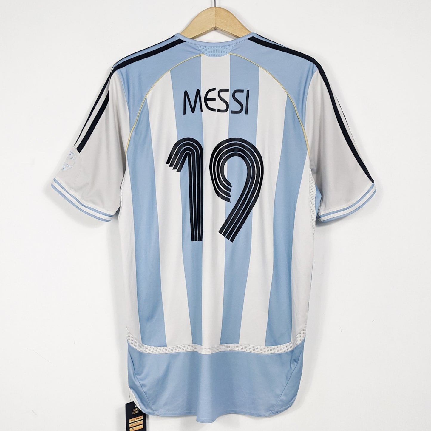 Authentic Argentina 2006/07 Home - Messi #19 Size L