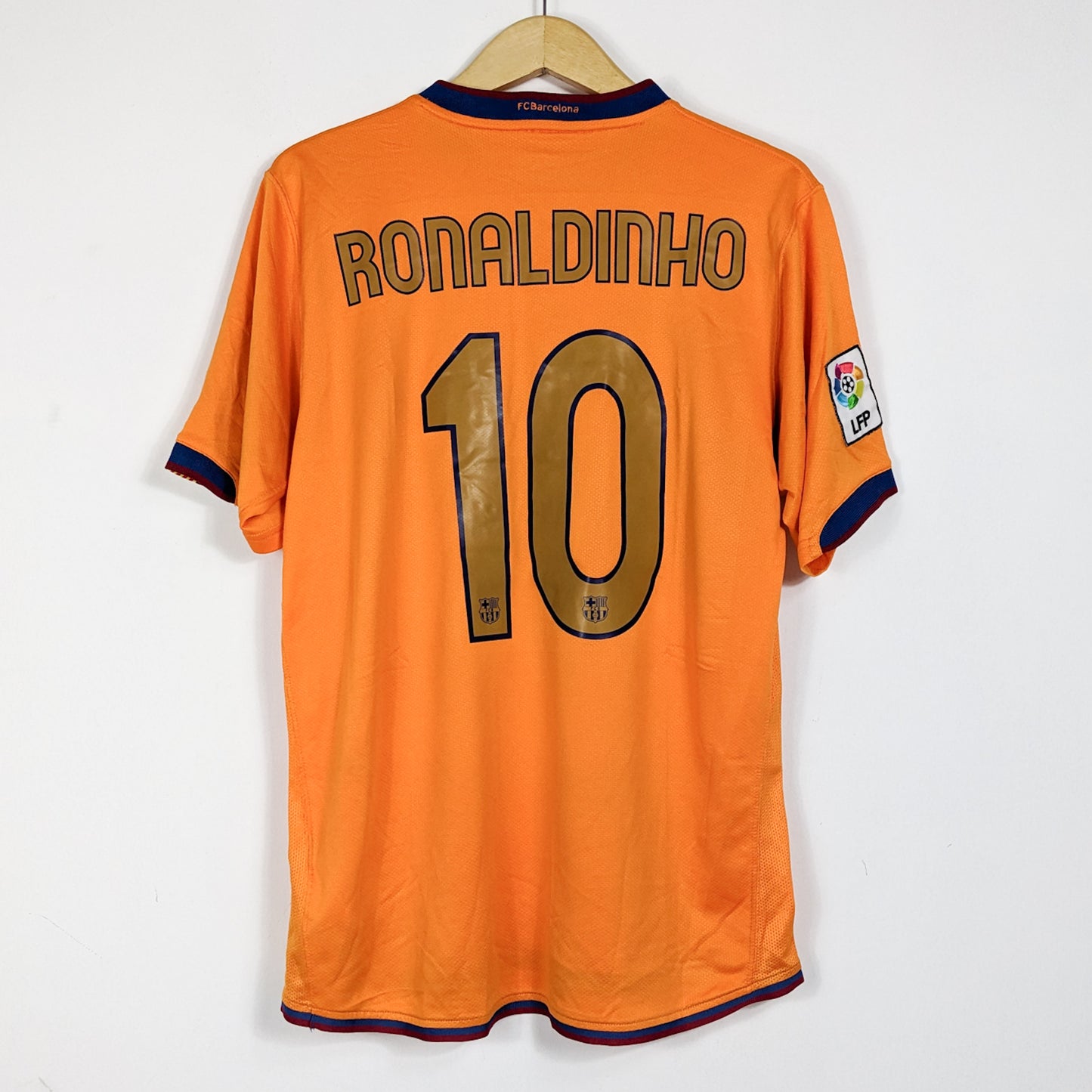 Authentic Barcelona 2006/2007 Away - Ronaldinho #10 Size M