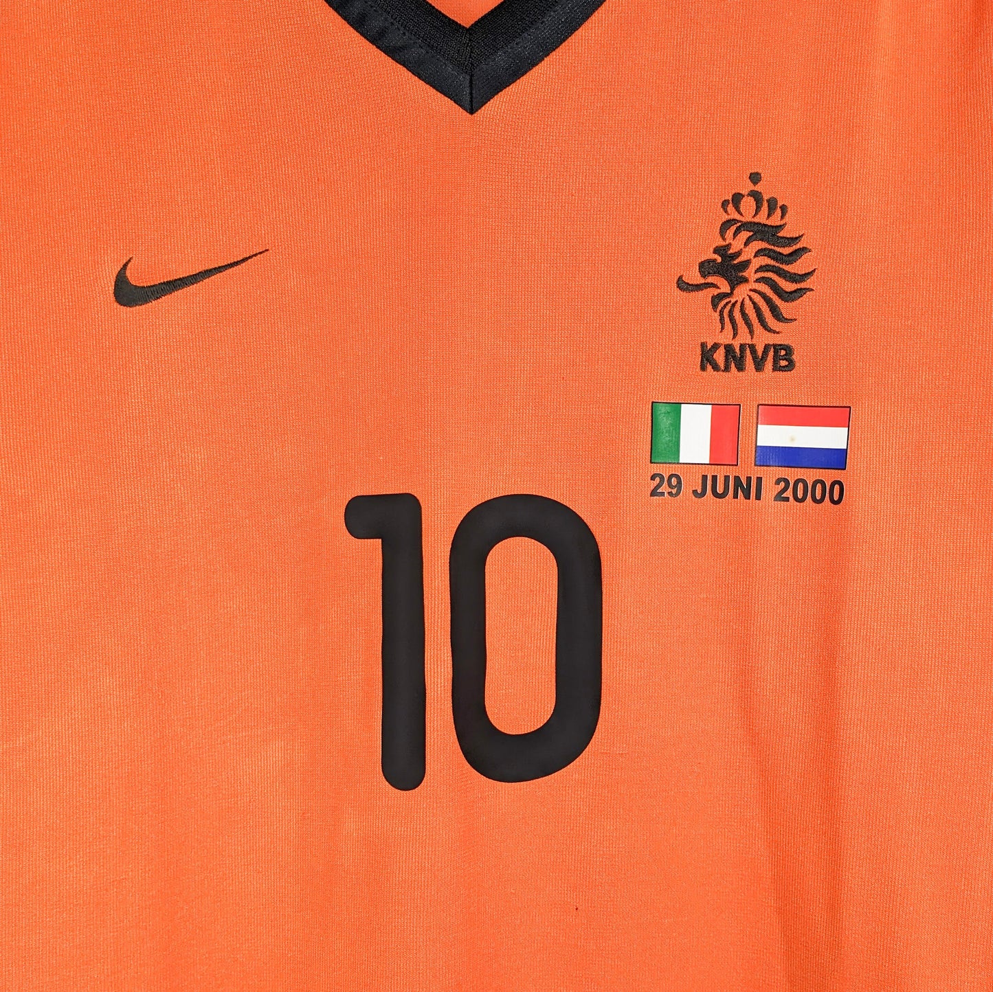 Authentic Netherlands 2000 Home - Bergkamp #10  Size L (Mdt)