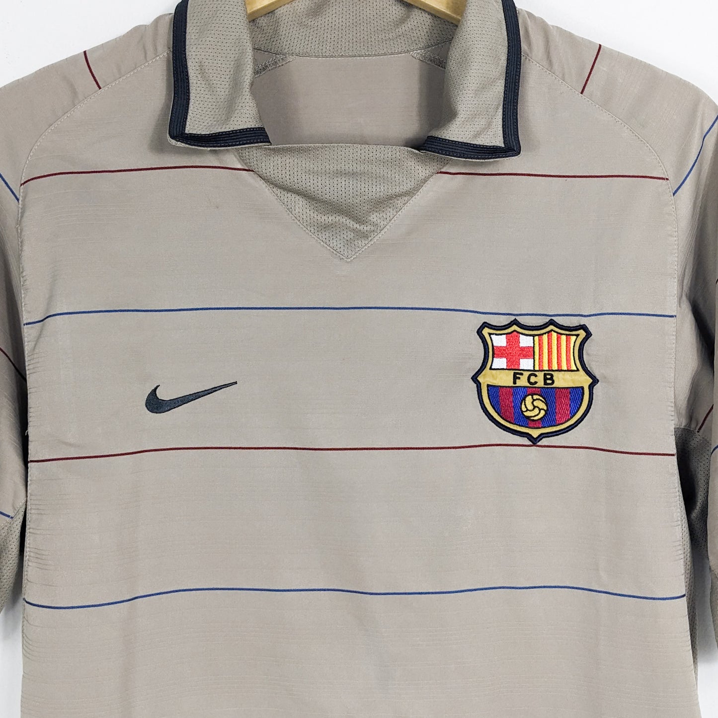 Authentic Barcelona 2003/04 Away - Ronaldinho #10 Size M