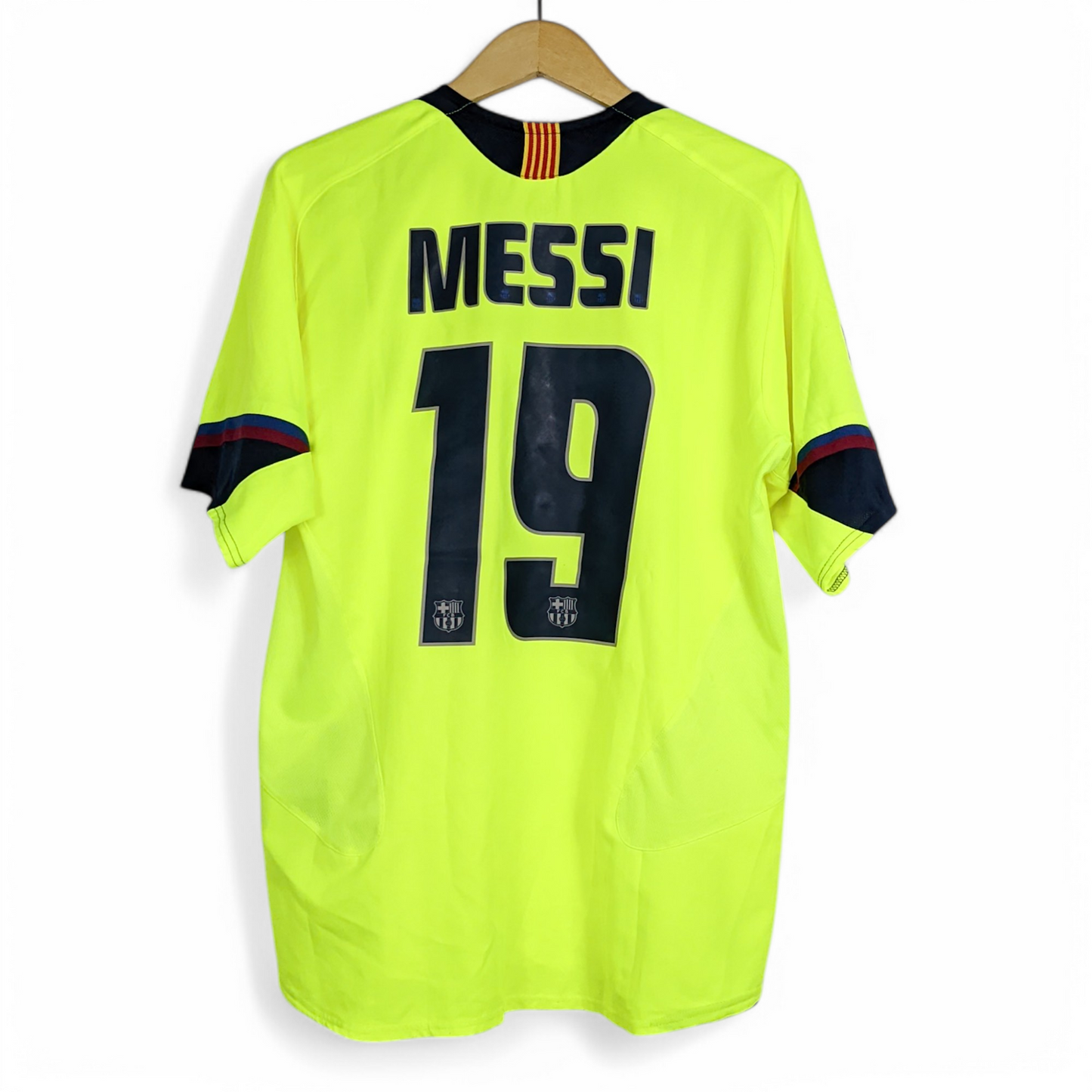 Authentic Barcelona 2005/06 Away - Messi #19 Size M