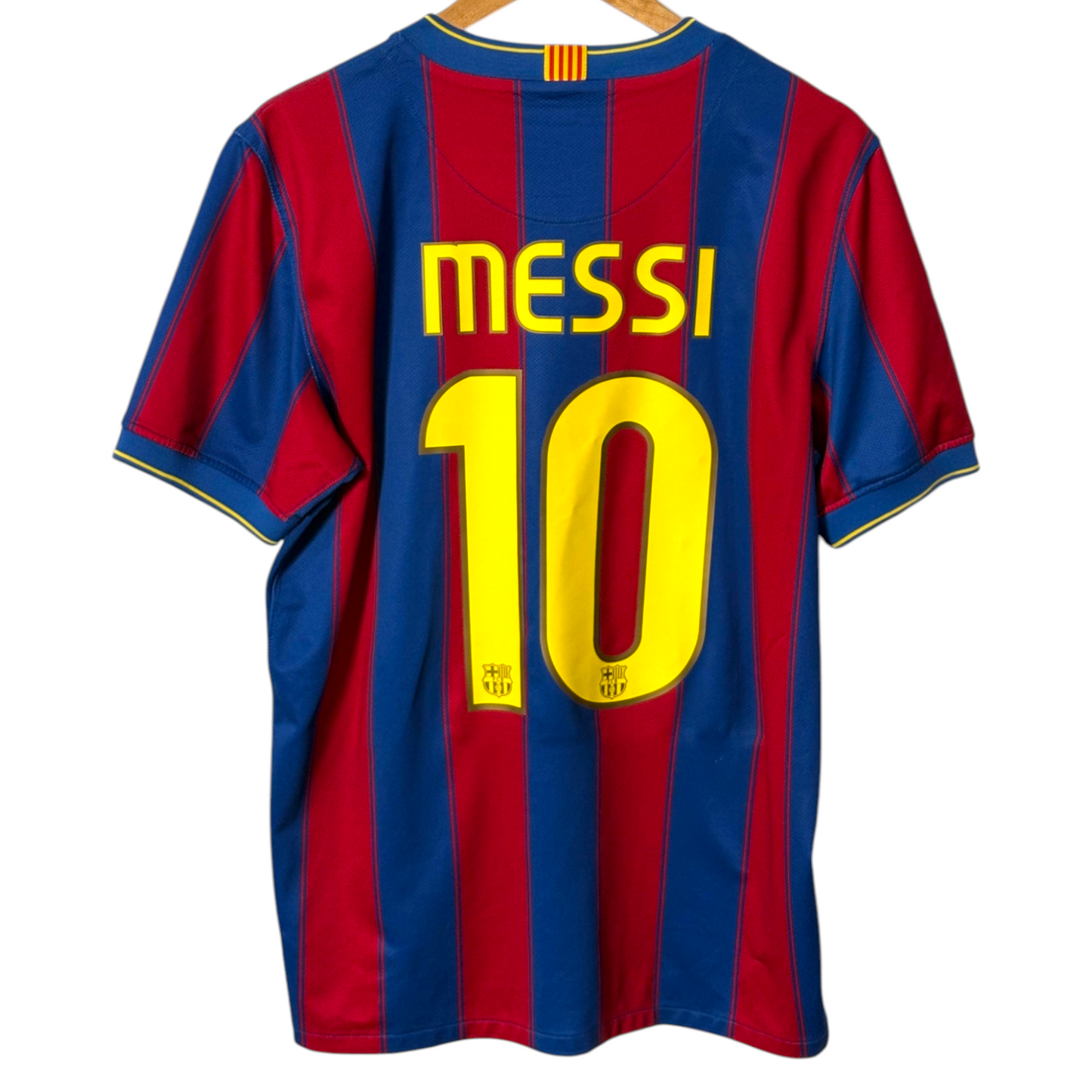 Authentic Barcelona 2009/10 Home - Messi #10 Size M