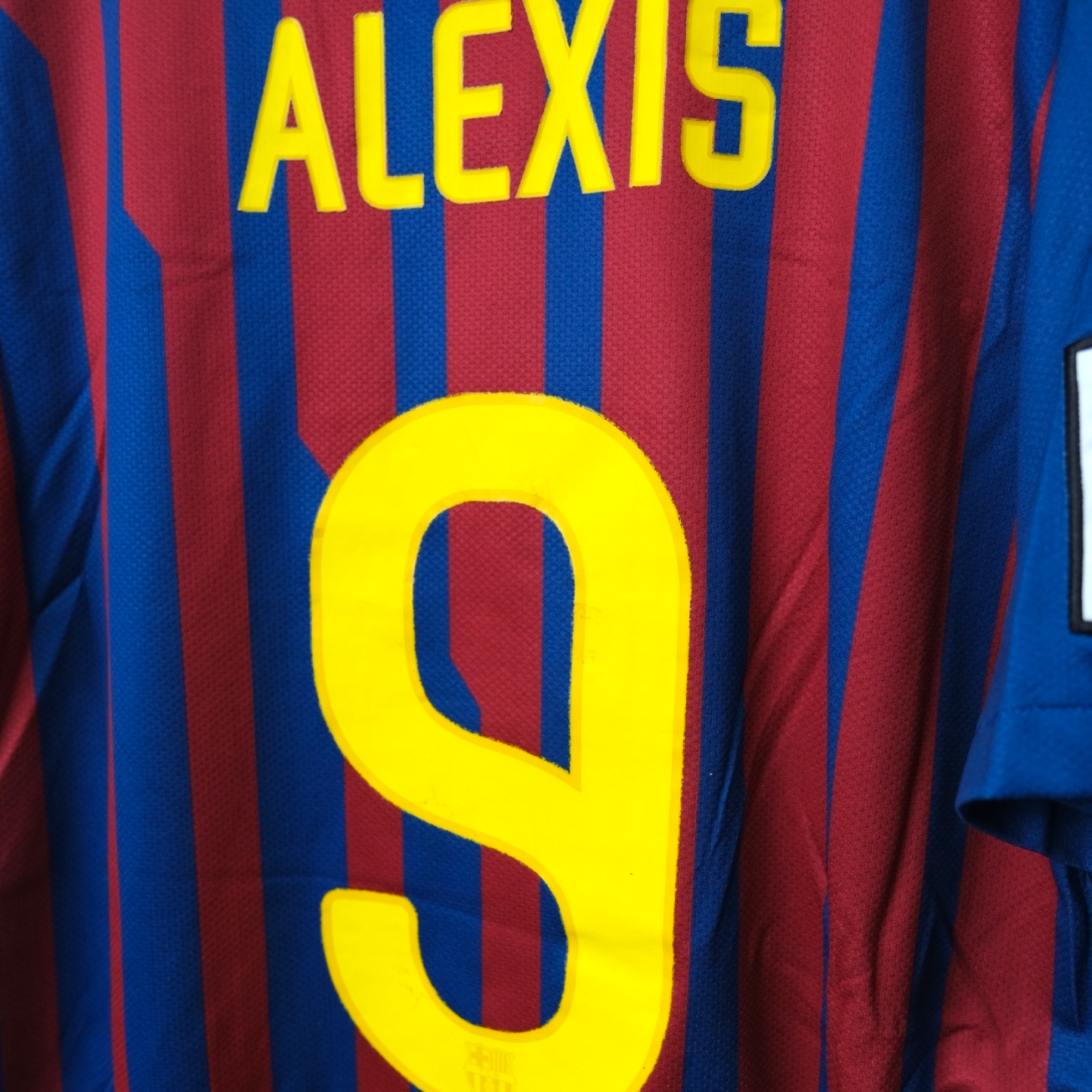 Original Barcelona 2011/12 Home - Alexis Sanchez #9 Size L
