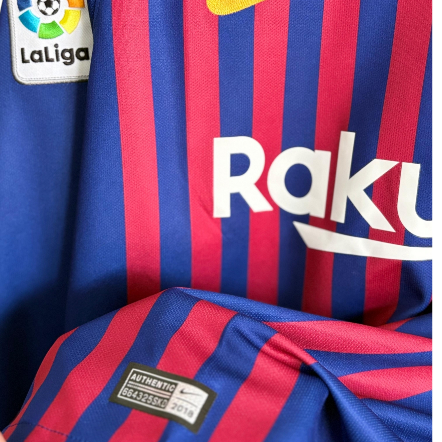 Original Barcelona 2018/19 Home - Suarez #9 Size M (Long Sleeve)