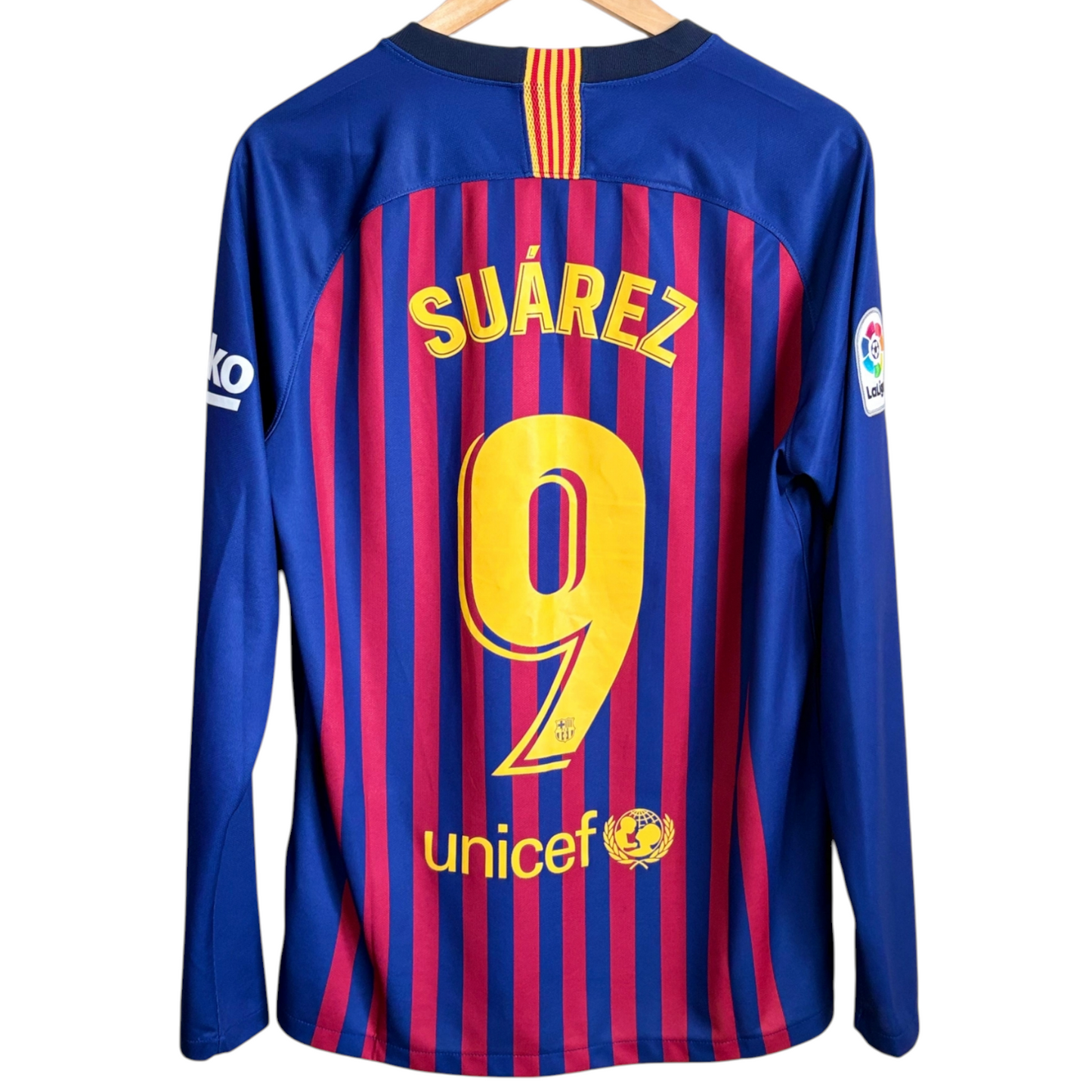 Original Barcelona 2018/19 Home - Suarez #9 Size M (Long Sleeve)