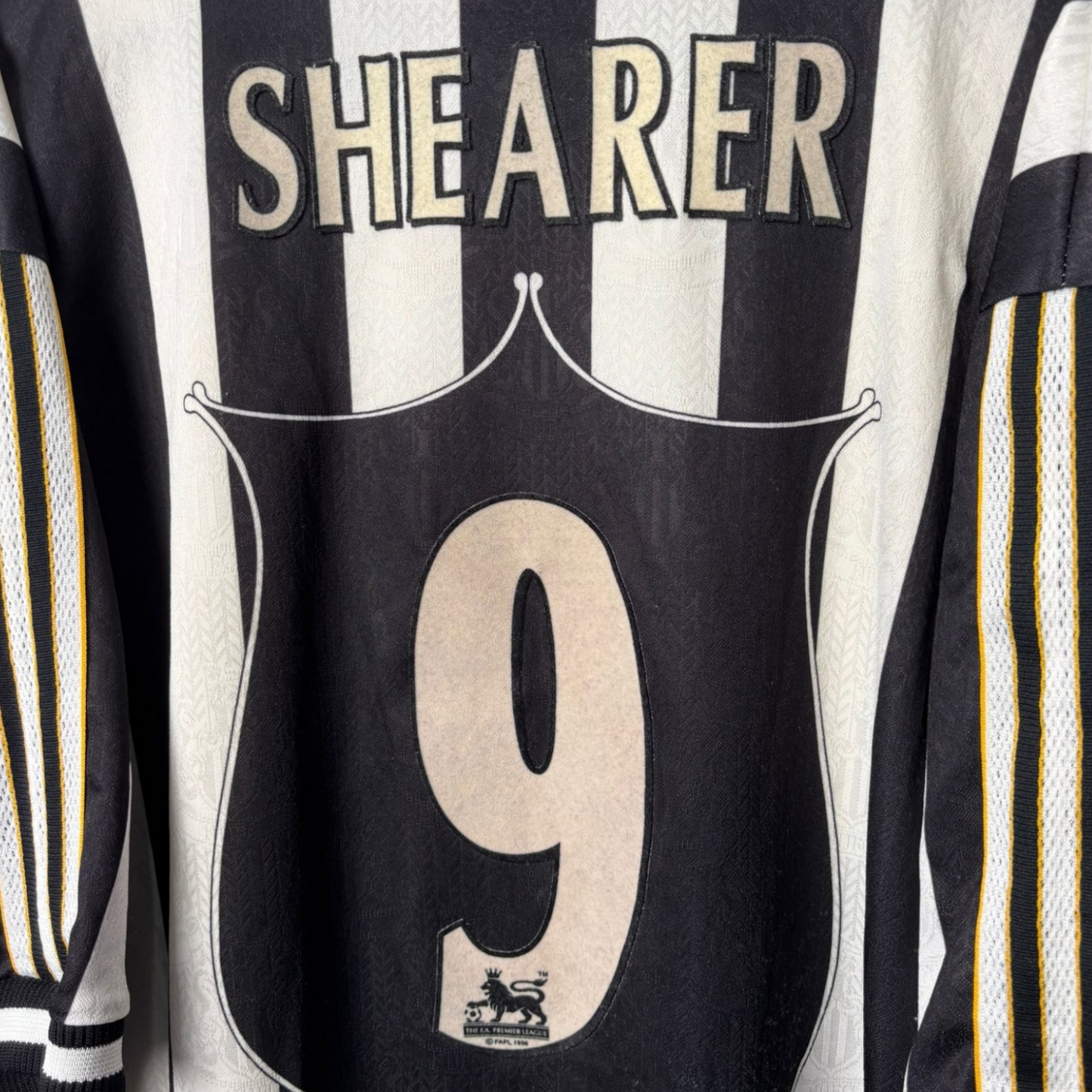 Original Newcastle 1997/99 Home - Shearer #9 Size XXL