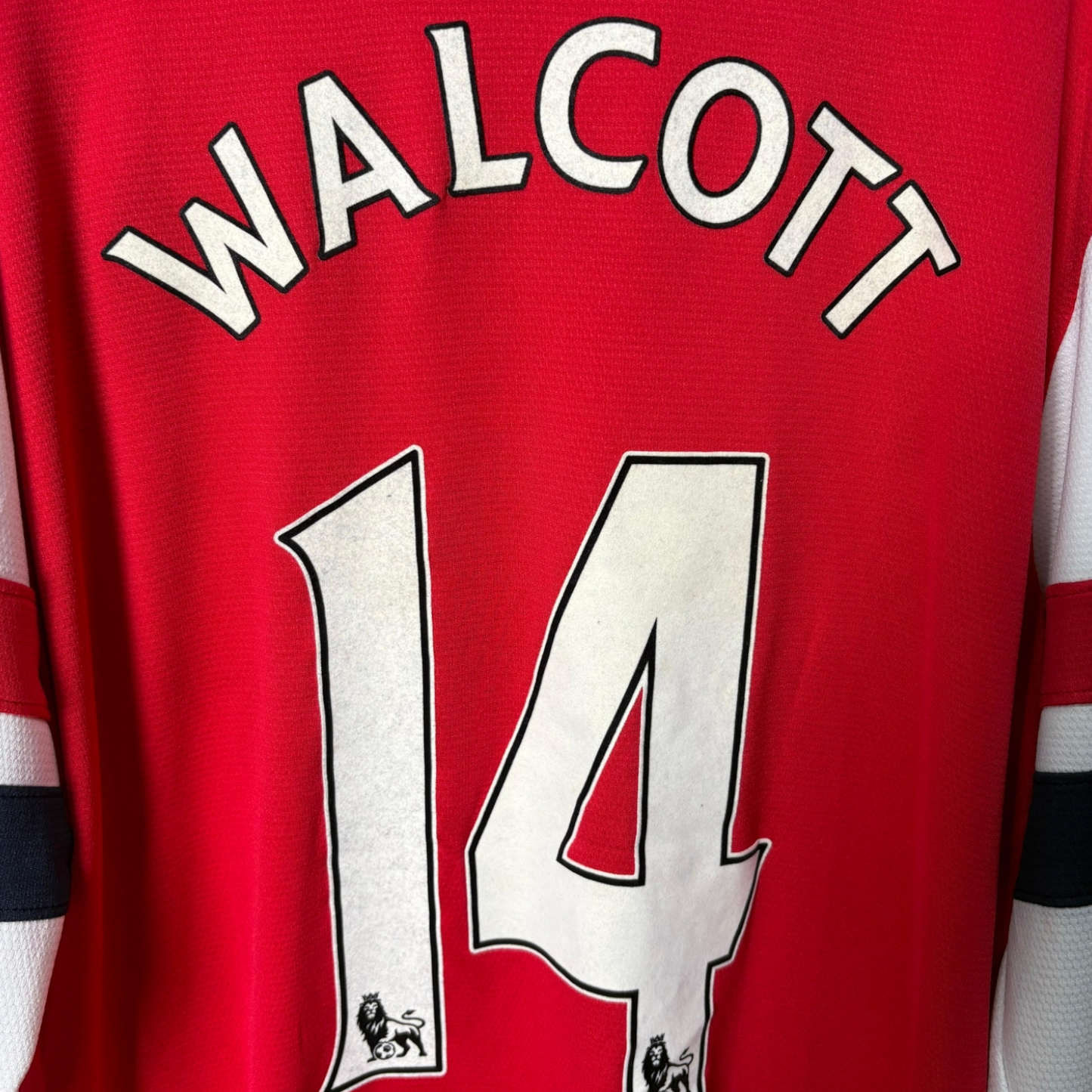 Original Arsenal 2012/14 Home - Walcott #14 Size L (Long sleeve)
