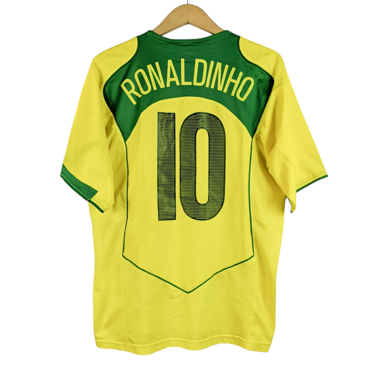 Original Brazil 2004 Home - Ronaldinho #10 Size M