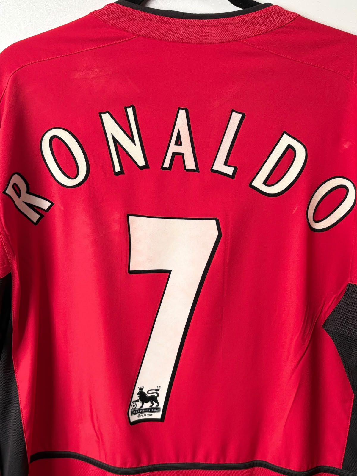 Original Manchester United 2002/04 Home - Ronaldo #7 Size L (Long Sleeve)